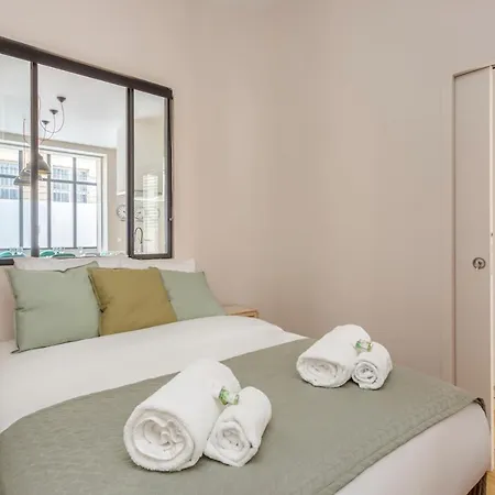Apartment Design Et Confort Near Champs Elysees